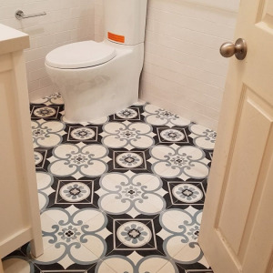 Bathroom in Alhambra