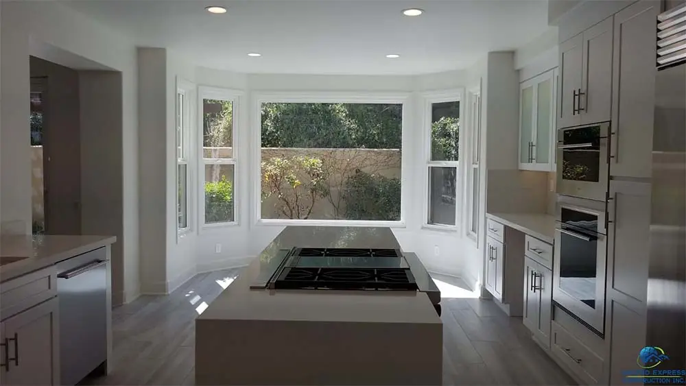 Side View Image of a Island Kitchen Gas Oven